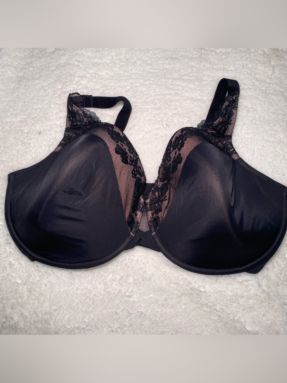 NWOT Olga Black Lace Full Coverage Underwire Bra